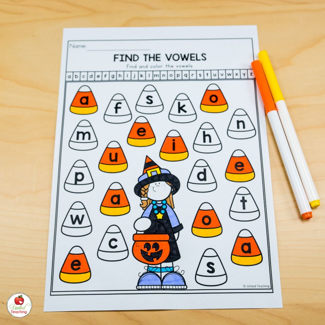 Find the vowels Halloween worksheet for October