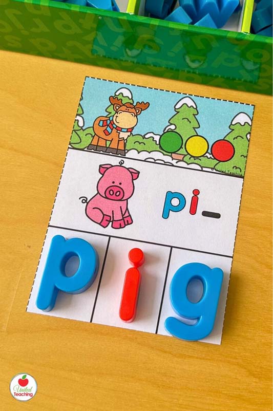 Ending sound word building task card for winter literacy centers